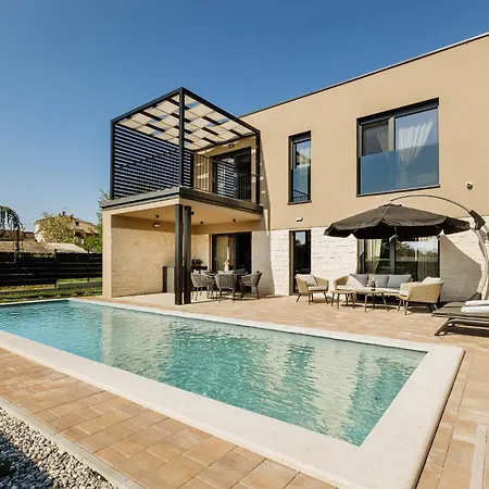 ヴィラ Sofija Tar *